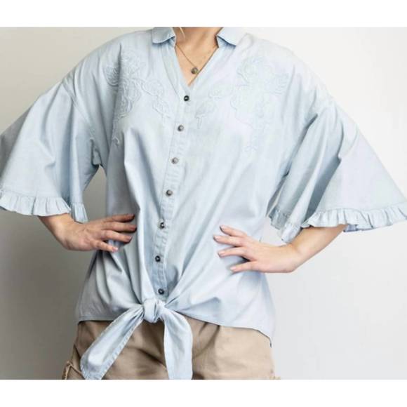 NEW EASEL blouse in light blue - Picture 1 of 1